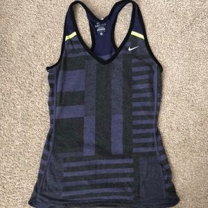 ✨NIKE DRI-FIT RUNNING SHIRT WITH POCKET FOR KEYS✨